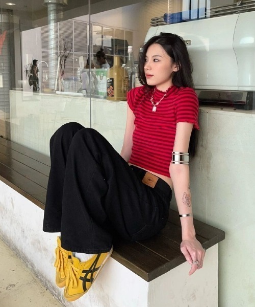 lilful(リルフル)の「パッチワークデザイン シンプルストレートワイドデニムパンツ(デニムパンツ・レディース・ブラック/ブルー・M/L)」の9枚目の写真