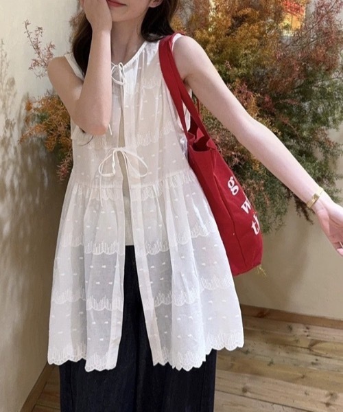 FUNdaysion(ファンデイション)の「リボン刺繍ノースリーブブラウス/カーディガン(Tシャツ/カットソー・レディース・ホワイト・M)」の7枚目の写真