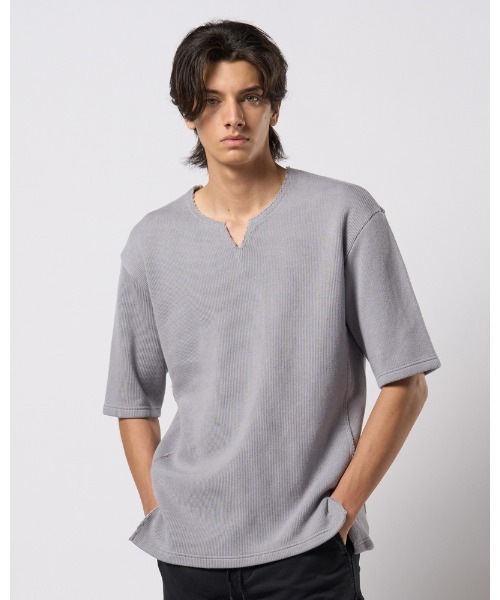 wjk（ダヴルジェイケイ）の「quarter-knit key neck H/S（Tシャツ/カットソー・メンズ・ホワイト/ブラック/グレー・SMALL/MEDIUM/LARGE/X-LARGE）」の3枚目の写真