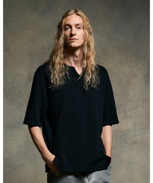 wjk（ダヴルジェイケイ）の「quarter-knit key neck H/S（Tシャツ/カットソー・メンズ・ホワイト/ブラック/グレー・SMALL/MEDIUM/LARGE/X-LARGE）」の2枚目の写真