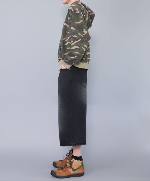 SPINNS(スピンズ)の「短丈スウェットパーカー/ストリートロゴプリント/カモフラージュ/ショート丈(パーカー・メンズ・ウッドランド/ブラック/ピンク系その他/アッシュグレー・ONESIZE)」の6枚目の写真