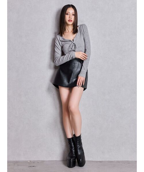 GYDA（ジェイダ）の「フロントレースアップショートトップス（Tシャツ/カットソー・レディース・グレー/オフホワイト/ブラック・FREE）」の5枚目の写真