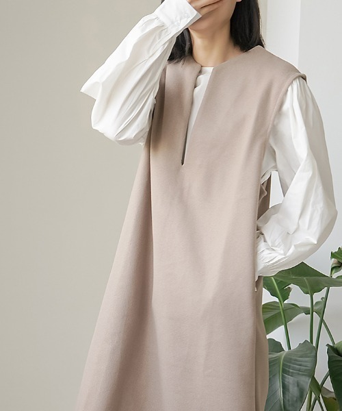 maison de LATIR(メゾンドラティール)の「キーネックベストロング丈ワンピース(ワンピース・レディース・ベージュ/ブラック/グレー・FREE)」の13枚目の写真