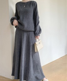 Doula Doula（ドゥーラドゥーラ）の「セットアップ ボートネックドロップショルダーニット&ニットロングスカート 2点セット（セットアップ）」