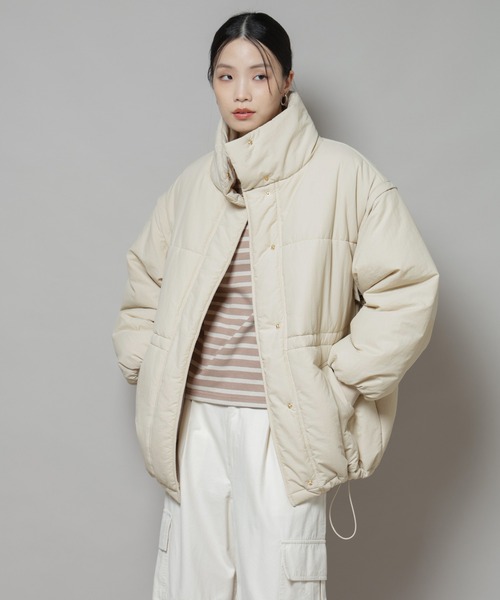 NANO universe（ナノユニバース）の「撥水加工・機能中綿 ２wayベスト＆スタンドジップブルゾン（ブルゾン・レディース・ブラック/ライトブラウン/ベージュ・FREE）」の3枚目の写真