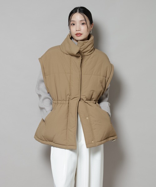 NANO universe（ナノユニバース）の「撥水加工・機能中綿 ２wayベスト＆スタンドジップブルゾン（ブルゾン・レディース・ブラック/ライトブラウン/ベージュ・FREE）」の19枚目の写真