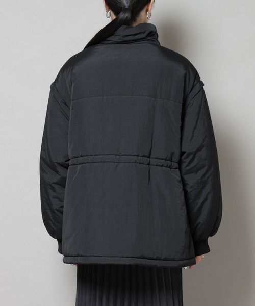 NANO universe（ナノユニバース）の「撥水加工・機能中綿 ２wayベスト＆スタンドジップブルゾン（ブルゾン・レディース・ブラック/ライトブラウン/ベージュ・FREE）」の7枚目の写真