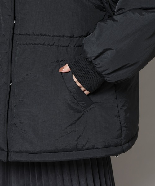 NANO universe（ナノユニバース）の「撥水加工・機能中綿 ２wayベスト＆スタンドジップブルゾン（ブルゾン・レディース・ブラック/ライトブラウン/ベージュ・FREE）」の10枚目の写真