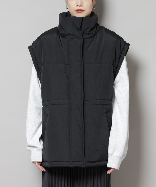 NANO universe（ナノユニバース）の「撥水加工・機能中綿 ２wayベスト＆スタンドジップブルゾン（ブルゾン・レディース・ブラック/ライトブラウン/ベージュ・FREE）」の15枚目の写真