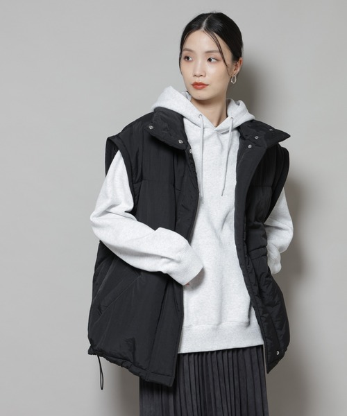 NANO universe（ナノユニバース）の「撥水加工・機能中綿 ２wayベスト＆スタンドジップブルゾン（ブルゾン・レディース・ブラック/ライトブラウン/ベージュ・FREE）」の16枚目の写真