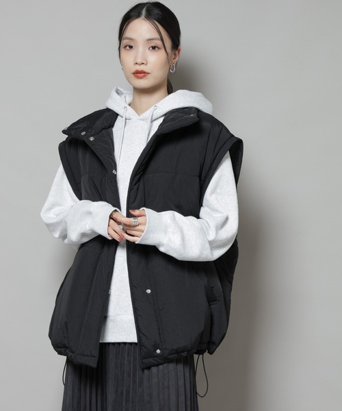 NANO universe（ナノユニバース）の「撥水加工・機能中綿 ２wayベスト＆スタンドジップブルゾン（ブルゾン・レディース・ブラック/ライトブラウン/ベージュ・FREE）」の17枚目の写真