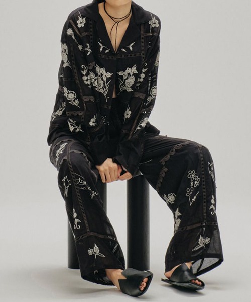 TODAYFUL(トゥデイフル)の「【TODAYFUL/トゥデイフル】Embroidery Patchwork Trousers/エンブロイダリーパッチワークトラウザー/パンツ(その他パンツ・レディース・バーガンディー/キナリ/ブラック・36/38)」の14枚目の写真
