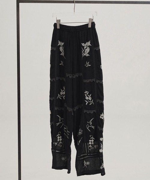 TODAYFUL(トゥデイフル)の「【TODAYFUL/トゥデイフル】Embroidery Patchwork Trousers/エンブロイダリーパッチワークトラウザー/パンツ(その他パンツ・レディース・バーガンディー/キナリ/ブラック・36/38)」の7枚目の写真