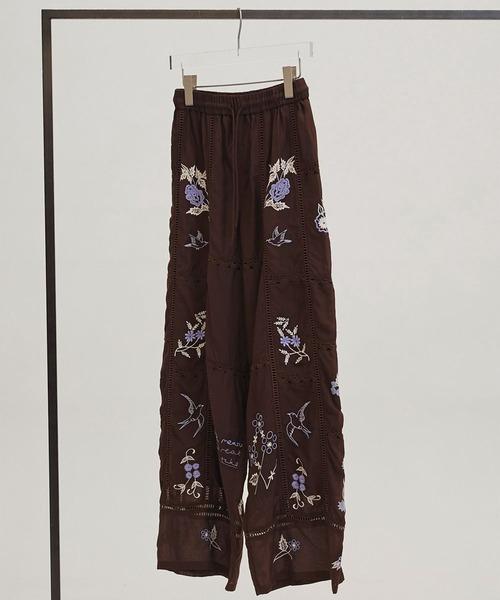 TODAYFUL(トゥデイフル)の「【TODAYFUL/トゥデイフル】Embroidery Patchwork Trousers/エンブロイダリーパッチワークトラウザー/パンツ(その他パンツ・レディース・バーガンディー/キナリ/ブラック・36/38)」の10枚目の写真