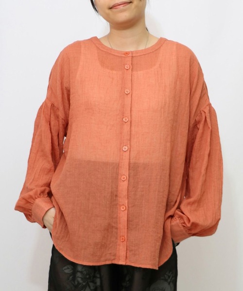 ScoLar（スカラー）の「ScoLar(スカラー) パリ柄ガーゼ 2WAYシャツプルオーバー（シャツ/ブラウス・レディース・ブラック/オレンジ・MEDIUM）」の5枚目の写真