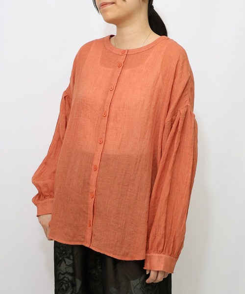 ScoLar（スカラー）の「ScoLar(スカラー) パリ柄ガーゼ 2WAYシャツプルオーバー（シャツ/ブラウス・レディース・ブラック/オレンジ・MEDIUM）」の6枚目の写真