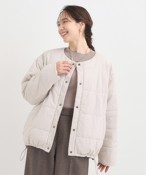 SHOO・LA・RUE（シューラルー）の「【洗濯機可/撥水/リバーシブル】 ノーカラー中綿ブルゾン（ブルゾン・レディース・ブラウン系/ブラック/ライトベージュ・01/04/03/02）」の7枚目の写真