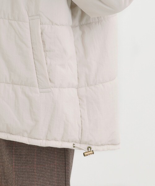 SHOO・LA・RUE（シューラルー）の「【洗濯機可/撥水/リバーシブル】 ノーカラー中綿ブルゾン（ブルゾン・レディース・ブラウン系/ブラック/ライトベージュ・01/04/03/02）」の20枚目の写真