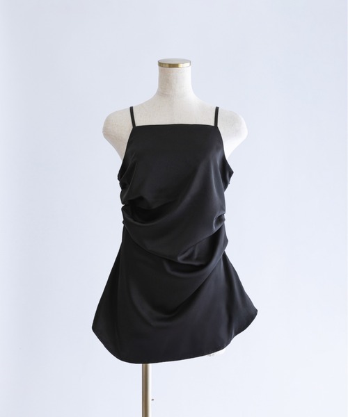 EN NEUME(エンノイム)の「Matte Glow Cami & Scrunchie Set(キャミソール・レディース・チャコール/ブラウン/ブラック・FREE)」の21枚目の写真