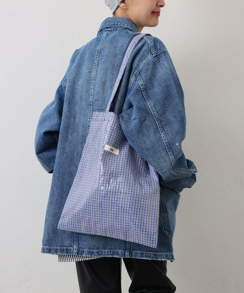 Spick & Span(スピックアンドスパン)の「《一部店舗+WEB限定》Uhr/ウーア SPANGLE CHECK TOTE(トートバッグ・レディース・アイボリー/ブルー・FREE)」の4枚目の写真