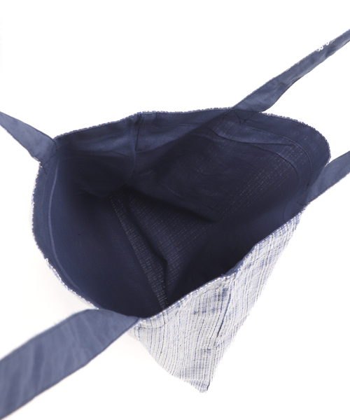 Spick & Span(スピックアンドスパン)の「《一部店舗+WEB限定》Uhr/ウーア SPANGLE CHECK TOTE(トートバッグ・レディース・アイボリー/ブルー・FREE)」の9枚目の写真