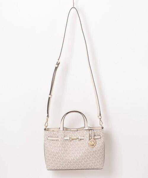 MICHAEL KORS(マイケルコース)の「CARSON センタージップ サッチェル スモール - MKシグネチャー(ハンドバッグ・レディース・ベージュ系その他・FREE)」の1枚目の写真