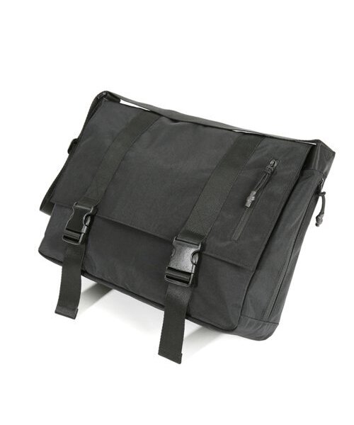 MONSTER REPUBLIC(モンスターリパブリック)の「HOVER TWO BUCKLE CROSS BAG / BLACK(メッセンジャーバッグ・レディース・その他・FREE)」の4枚目の写真