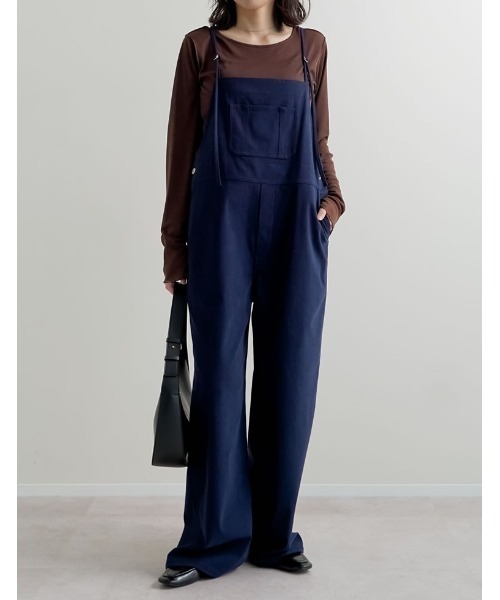 Re:EDIT（リエディ）の「[ZOZOTOWN限定][低身長/高身長サイズ有]コーデュロイナローストラップサロペット（サロペット/オーバーオール・レディース・ブラック/ネイビー/ブラウン・SHORT/MEDIUM/TALL/LARGE）」の3枚目の写真