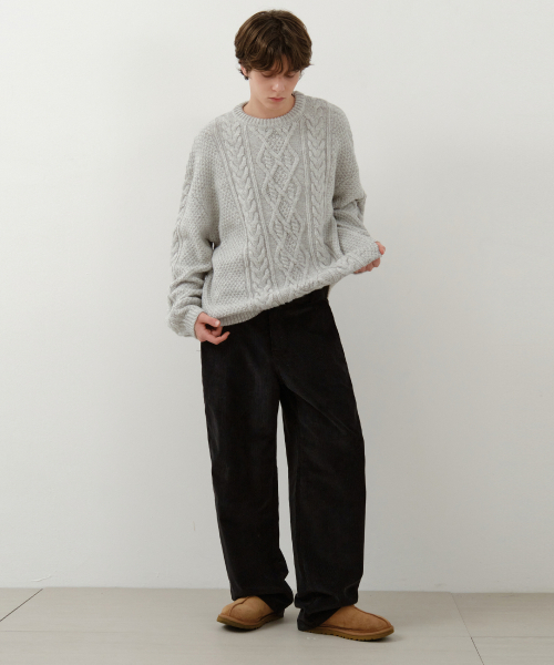 WEDNESDAY OASIS（ウェンズデーオアシス）の「アーデンケーブルラウンドニット_LIGHT GRAY(WC25-KN91)（ニット/セーター・メンズ・ライトグレー・MEDIUM/LARGE）」の2枚目の写真