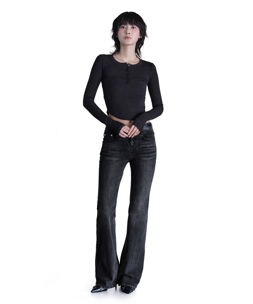 DECET WOMEN(デケット ウーマン)の「シグネチャー スリム ローライズ フレア ジーンズ DCWPT006BlackB(デニムパンツ・レディース・その他・X-SMALL/SMALL/MEDIUM/LARGE)」の3枚目の写真
