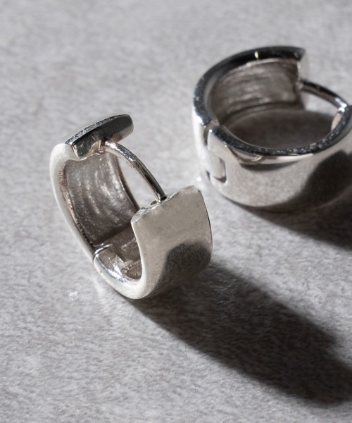 MAISON CLUB(メゾンクラブ)の「【MAISON CLUB】Silver Plane Big Pierce Silver925 / シルバープレーンビッグピアス シルバー925 KUN(ピアス(片耳用)・メンズ・シルバー・FREE)」の6枚目の写真