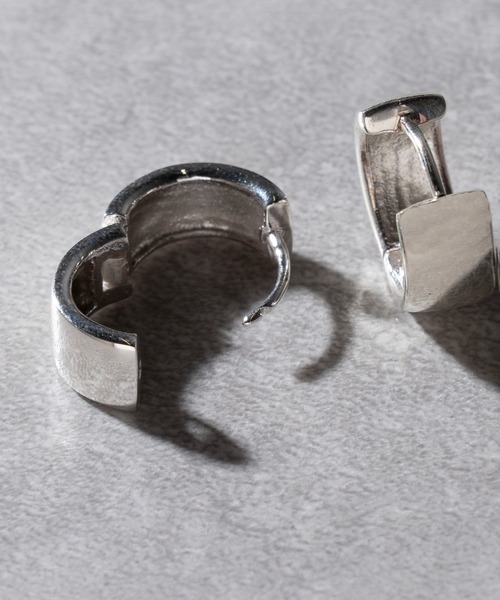 MAISON CLUB(メゾンクラブ)の「【MAISON CLUB】Silver Plane Big Pierce Silver925 / シルバープレーンビッグピアス シルバー925 KUN(ピアス(片耳用)・メンズ・シルバー・FREE)」の7枚目の写真