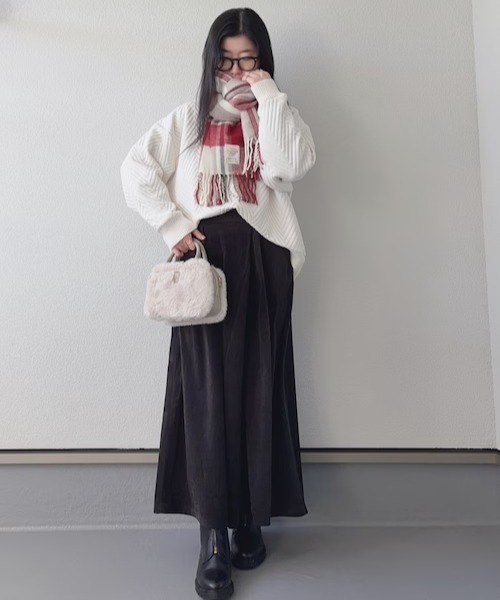 ikka(イッカ)の「【お得だ値】フクレ幾何ジャガードプルオーバー(Tシャツ/カットソー・レディース・チャコール/アイボリー/サックスブルー/ブラウン系その他・M/L/S)」の5枚目の写真