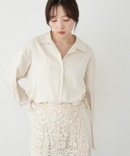 SHENERY（シーナリー）の「オープンカラーシャツ（シャツ/ブラウス・レディース・ベージュ/アイボリー/ブラック・FREE）」の2枚目の写真