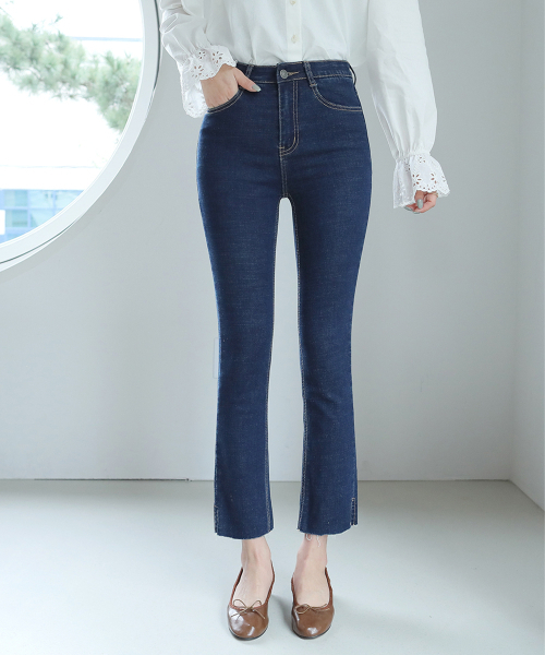 BBAEBBAE(ペッペ)の「ソフトバンディング裾カットサイドスリットスパンセミブーツカットデニムパンツ(デニムパンツ・レディース・ブルー・SMALL/MEDIUM/LARGE/X-LARGE)」の1枚目の写真