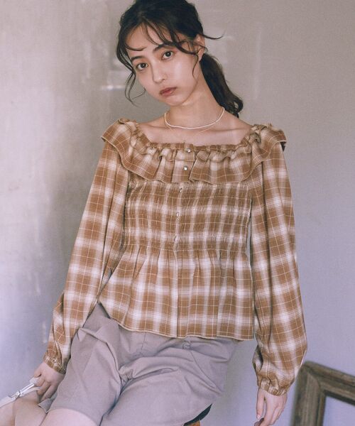 earth music&ecology(アースミュージックアンドエコロジー)の「【2026SS】チェックシャーリングブラウス(シャツ/ブラウス・レディース・グレー/ブラック/キャメル・FREE)」の4枚目の写真