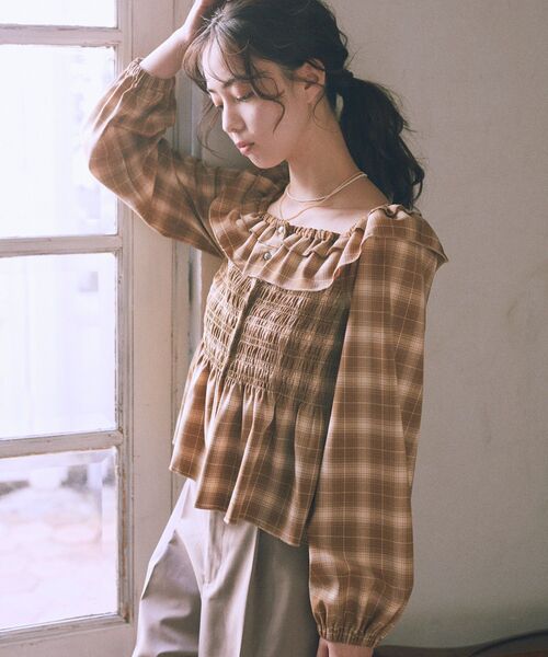 earth music&ecology(アースミュージックアンドエコロジー)の「【2026SS】チェックシャーリングブラウス(シャツ/ブラウス・レディース・グレー/ブラック/キャメル・FREE)」の5枚目の写真