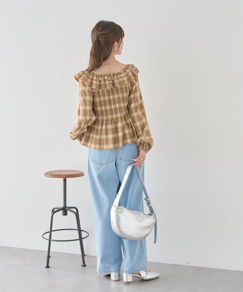 earth music&ecology(アースミュージックアンドエコロジー)の「【2026SS】チェックシャーリングブラウス(シャツ/ブラウス・レディース・グレー/ブラック/キャメル・FREE)」の14枚目の写真