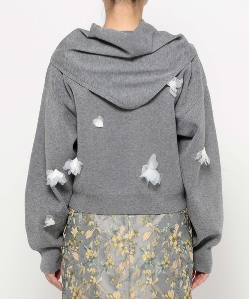 mysty woman(ミスティウーマン)の「3Dフラワーツキニット 636338(ニット/セーター・レディース・ホワイト系その他/グレー/ブラック・FREE)」の20枚目の写真