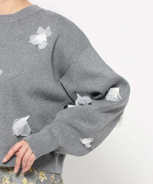 mysty woman(ミスティウーマン)の「3Dフラワーツキニット 636338(ニット/セーター・レディース・ホワイト系その他/グレー/ブラック・FREE)」の14枚目の写真