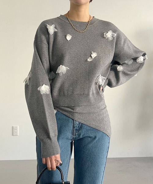 mysty woman(ミスティウーマン)の「3Dフラワーツキニット 636338(ニット/セーター・レディース・ホワイト系その他/グレー/ブラック・FREE)」の15枚目の写真