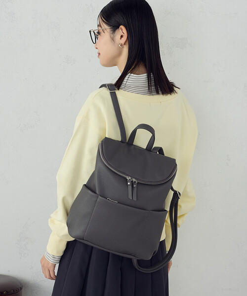 MONO COMME CA(モノコムサ)の「A4サイズ対応 タックリュック(バックパック/リュック・レディース・チャコール/ブラック・FREE)」の6枚目の写真
