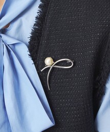 green label relaxing（グリーンレーベルリラクシング）の「メタルライン＆フェイクパール ブローチ（ブローチ/コサージュ）」