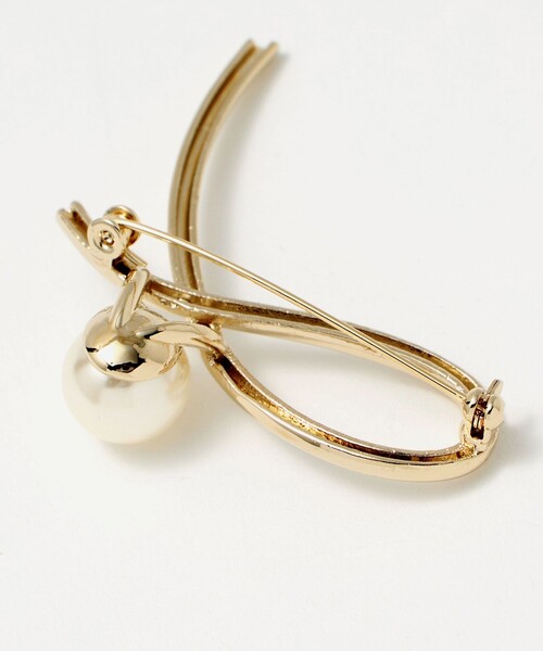 green label relaxing（グリーンレーベルリラクシング）の「メタルライン＆フェイクパール ブローチ（ブローチ/コサージュ・レディース・ゴールド/シルバー・FREE）」の9枚目の写真