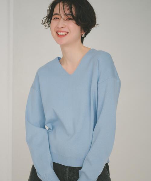 THE SHOP TK （ザ ショップ ティーケー ）の「【S-XLサイズ/上品見えが叶う】Vネックニット/蓄熱/洗濯機OK（ニット/セーター・レディース・ライトブルー/ナチュラル/ライトグリーン系/スミクロ/オレンジ系/パープル系1・11/12/13/14）」の4枚目の写真