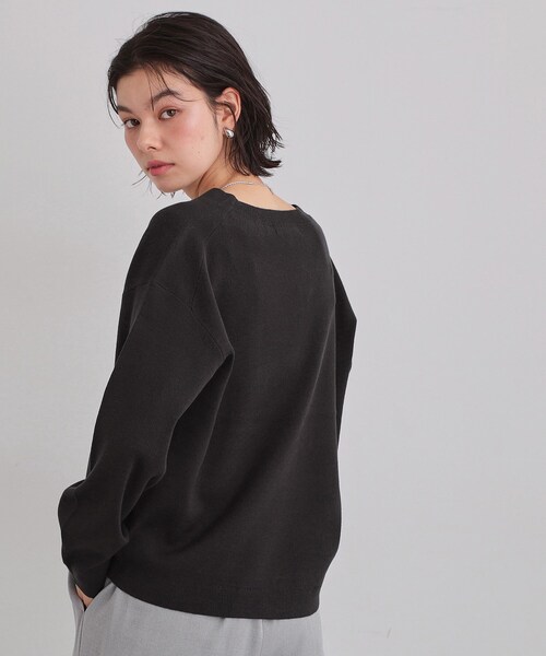 THE SHOP TK （ザ ショップ ティーケー ）の「【S-XLサイズ/上品見えが叶う】Vネックニット/蓄熱/洗濯機OK（ニット/セーター・レディース・ライトブルー/ナチュラル/ライトグリーン系/スミクロ/オレンジ系/パープル系1・11/12/13/14）」の12枚目の写真