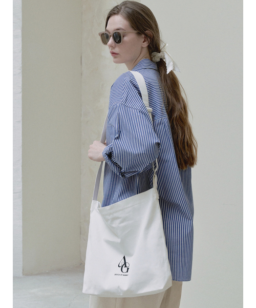 AVANT-G(アバン)の「Unbalance Stripe overfit shirt - blue(シャツ/ブラウス・レディース・その他・FREE)」の1枚目の写真