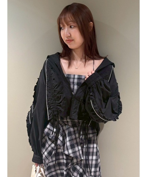 FURFUR（ファーファー）の「シアーフリルブルゾン（ブルゾン・レディース・オフホワイト/ブラック/ピンク・F）」の4枚目の写真