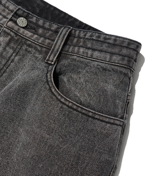 BROWNBREATH(ブラウンブレス)の「PATCHED STRAIGHT PANTS - BLACK(デニムパンツ・レディース・その他・L/M/XL)」の4枚目の写真
