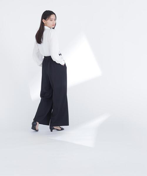 NATURAL BEAUTY BASIC(ナチュラルビューティーベーシック)の「◇デザインスカーフ付ブラウス(シャツ/ブラウス・レディース・ベージュ/ネイビー/オフホワイト・SMALL/MEDIUM)」の8枚目の写真